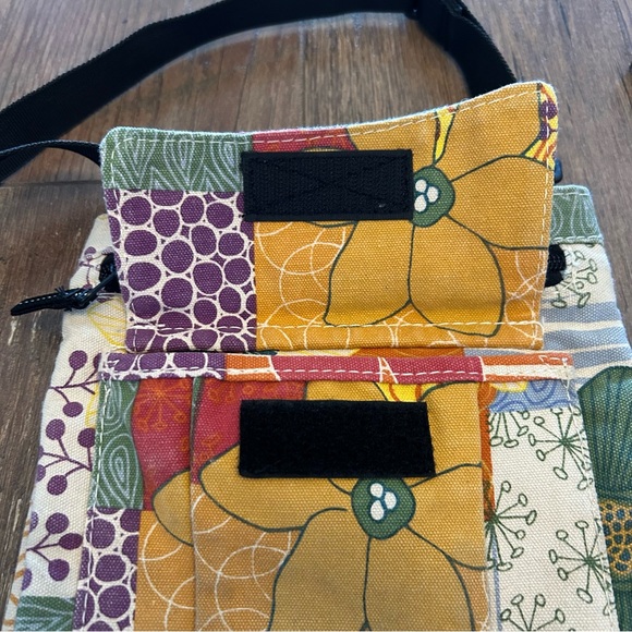 Kavu Keepalong Adjustable Crossbody Bag Limited Edition - Picture 7 of 12